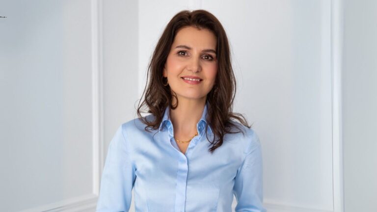 Weronika Ławnicza executive club